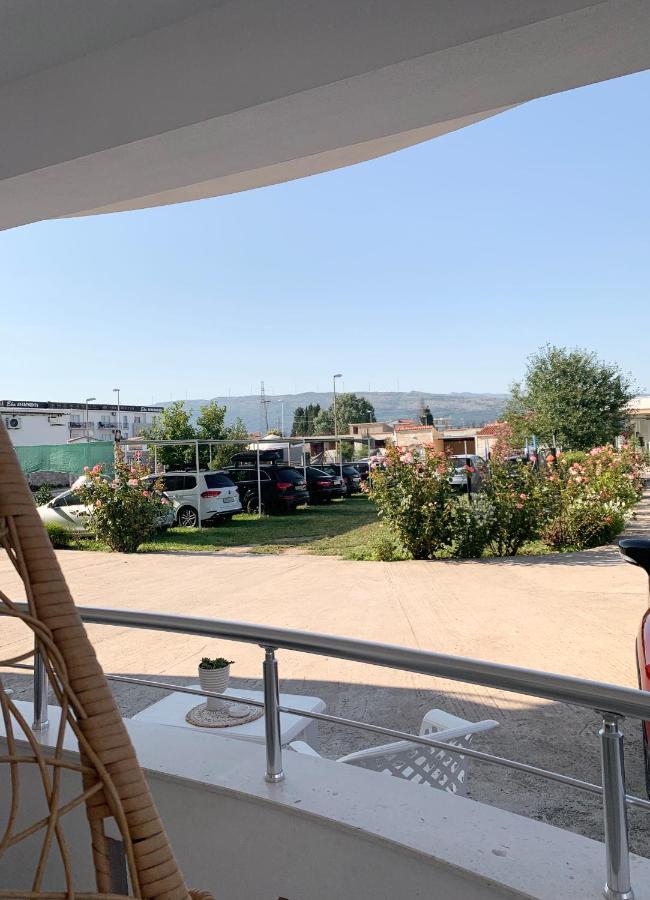 Apartmens Xhenis Lux Ulcinj Extérieur photo