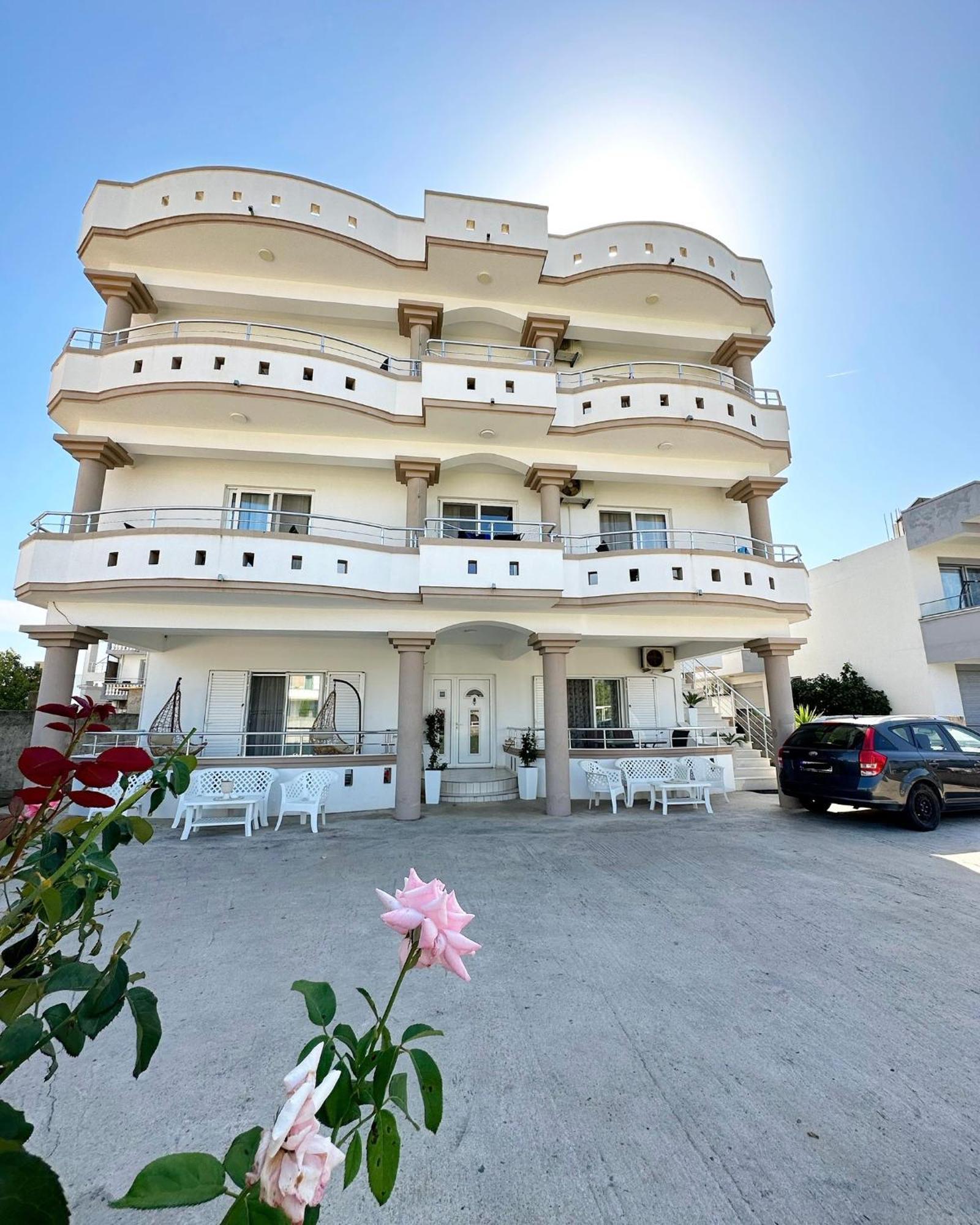 Apartmens Xhenis Lux Ulcinj Extérieur photo