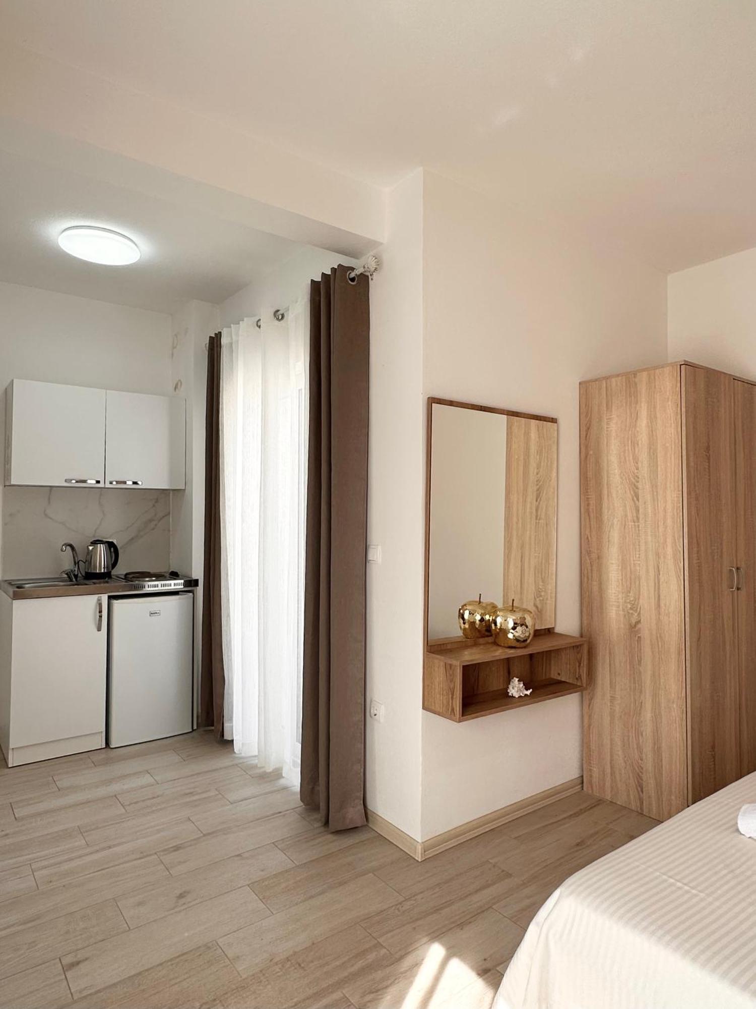 Apartmens Xhenis Lux Ulcinj Extérieur photo
