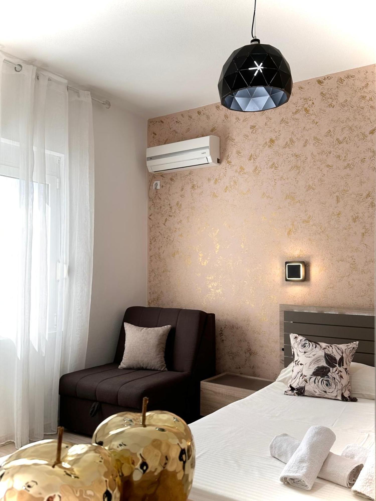 Apartmens Xhenis Lux Ulcinj Extérieur photo