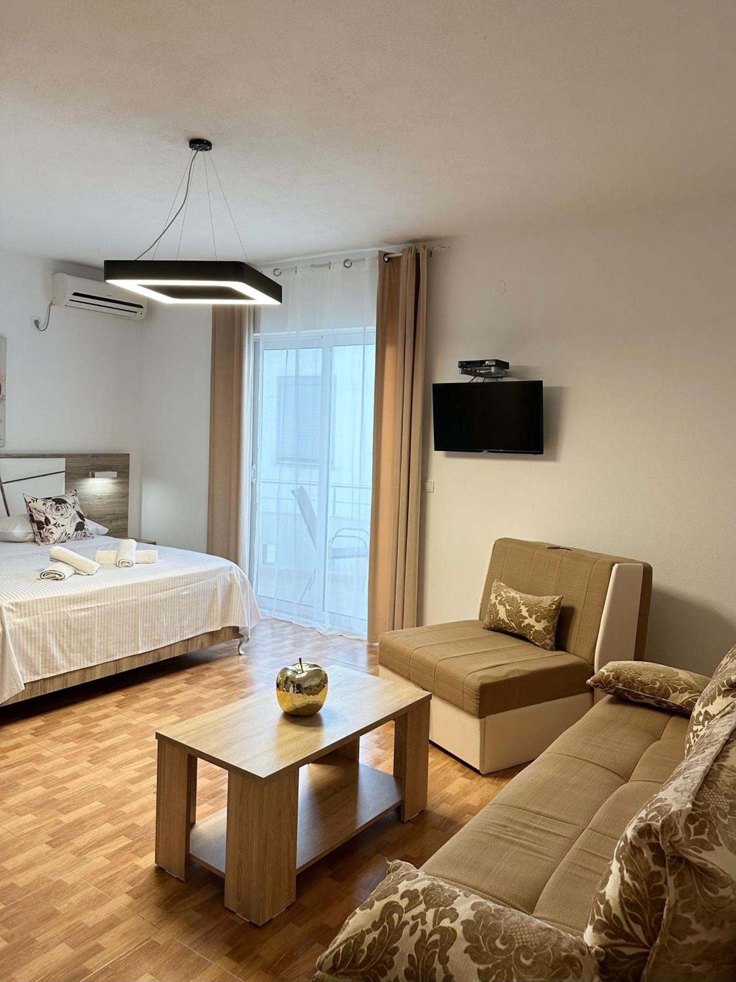 Apartmens Xhenis Lux Ulcinj Extérieur photo