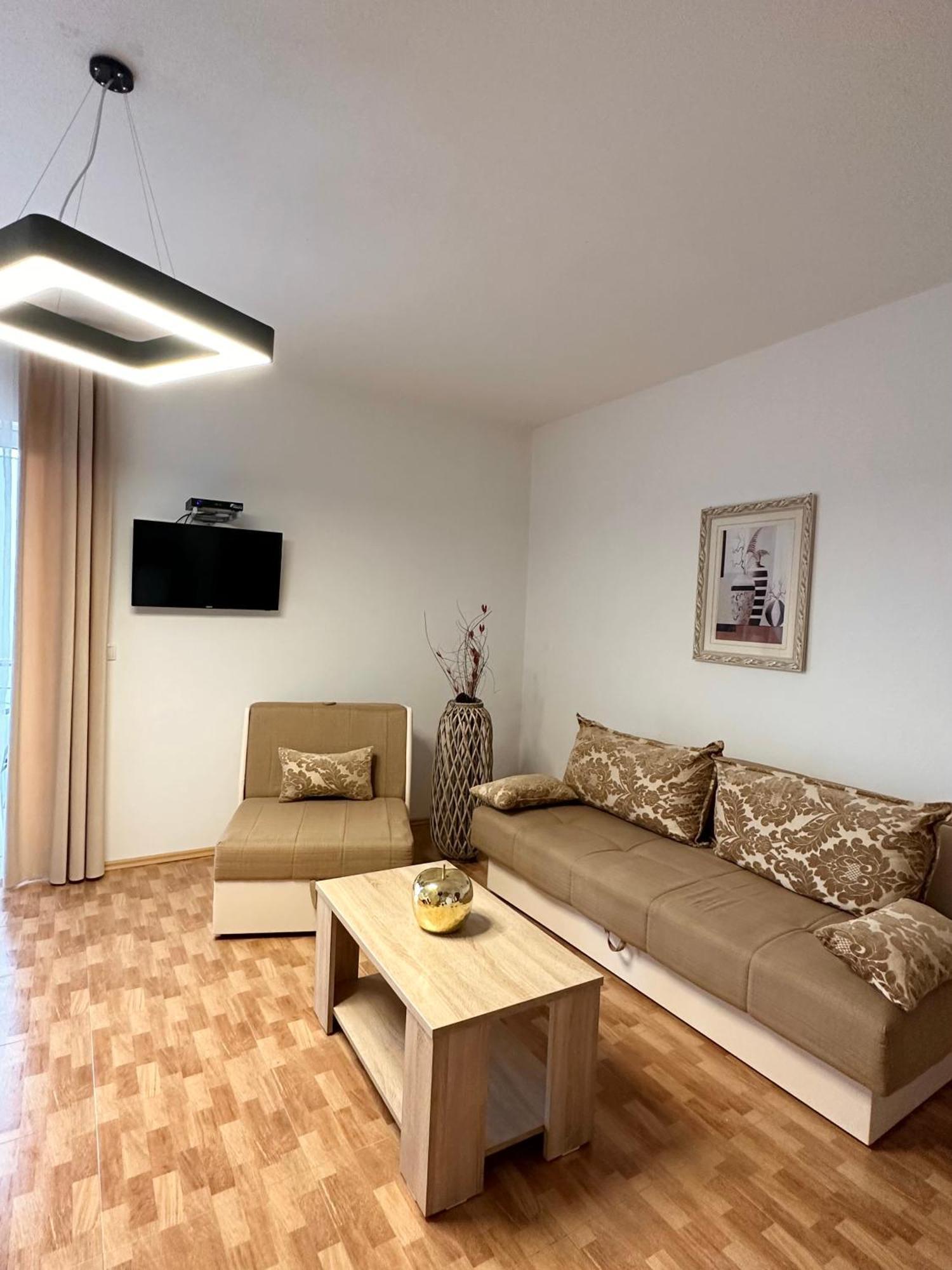 Apartmens Xhenis Lux Ulcinj Extérieur photo