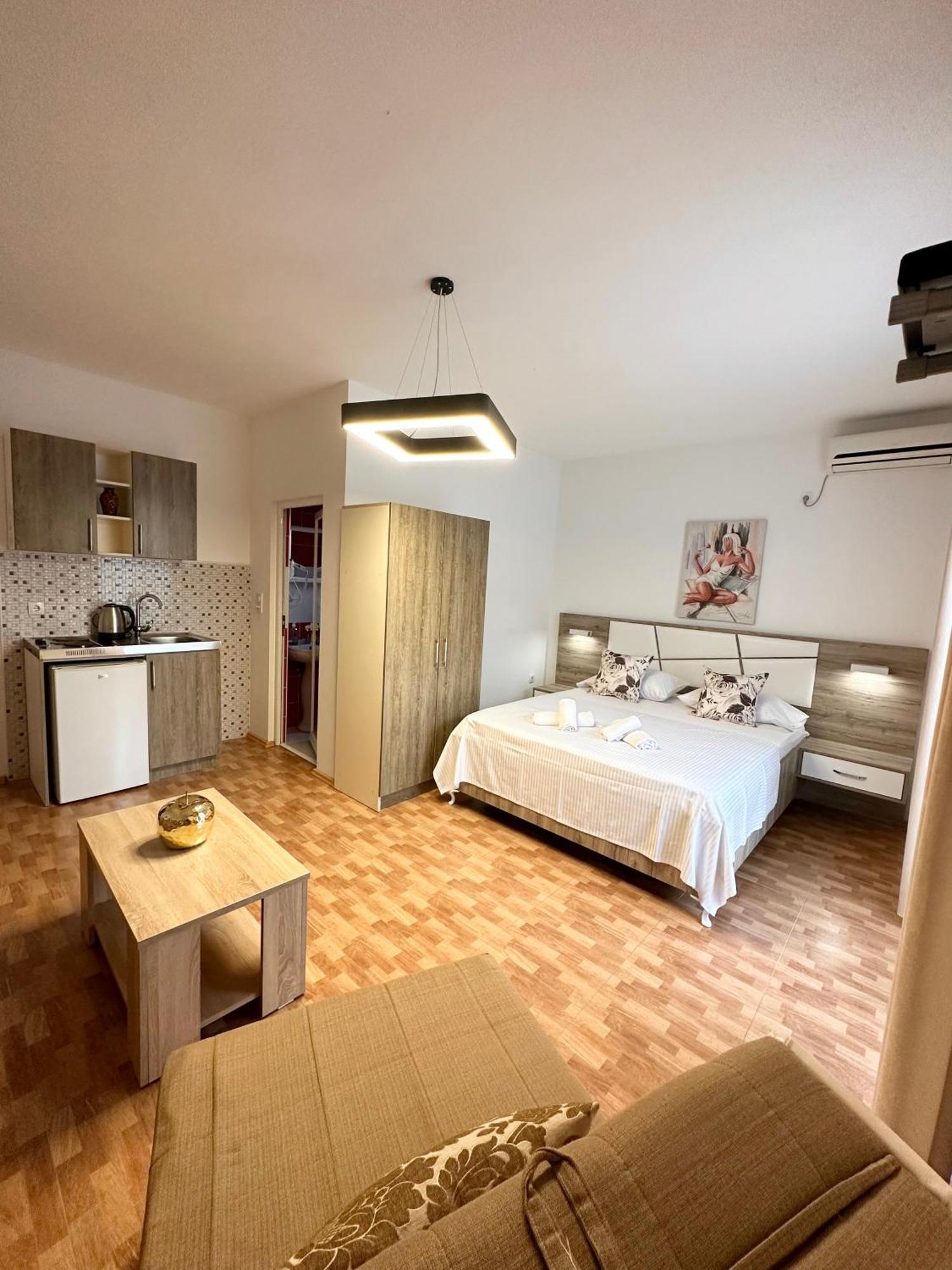 Apartmens Xhenis Lux Ulcinj Extérieur photo