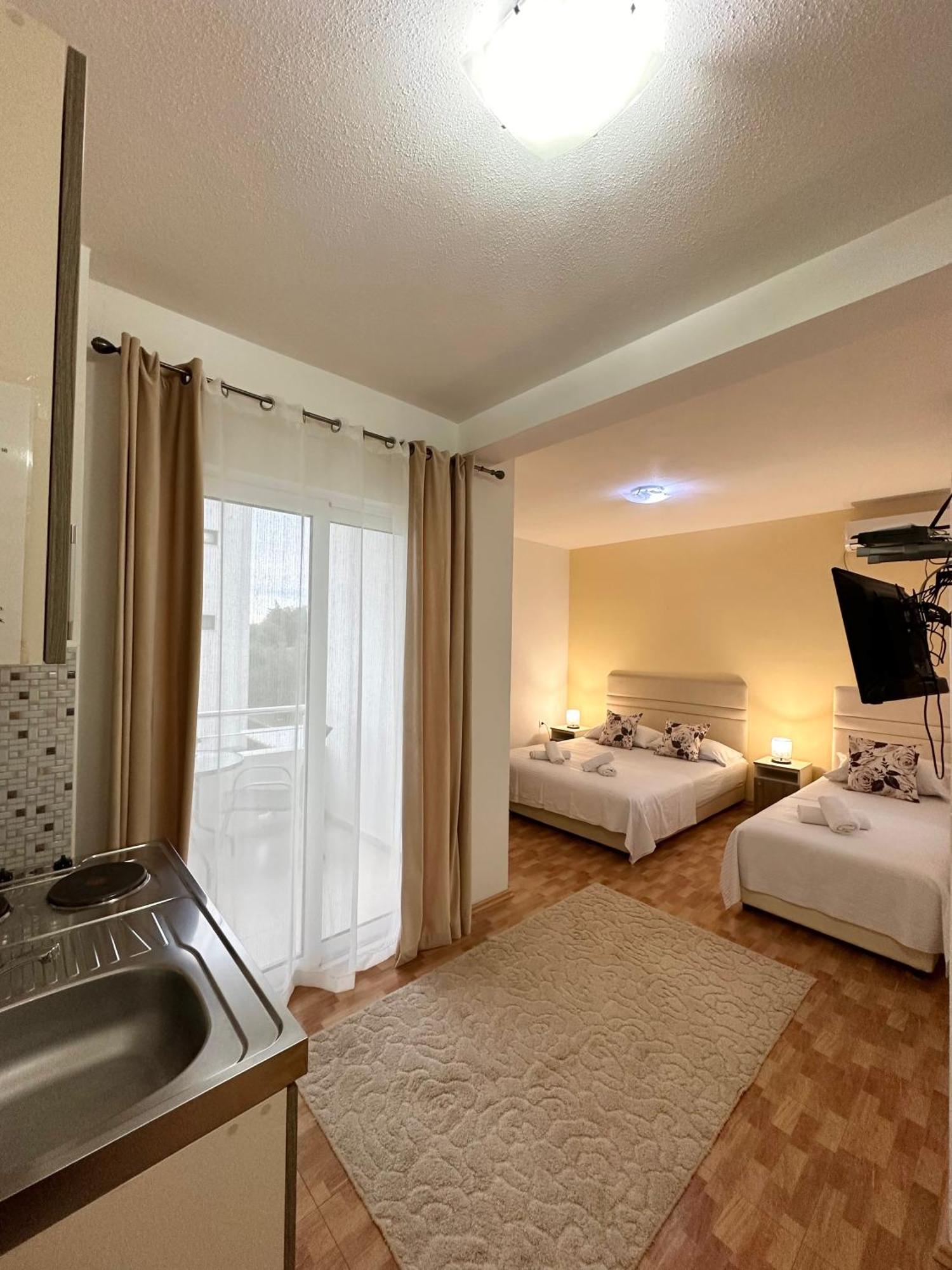 Apartmens Xhenis Lux Ulcinj Extérieur photo