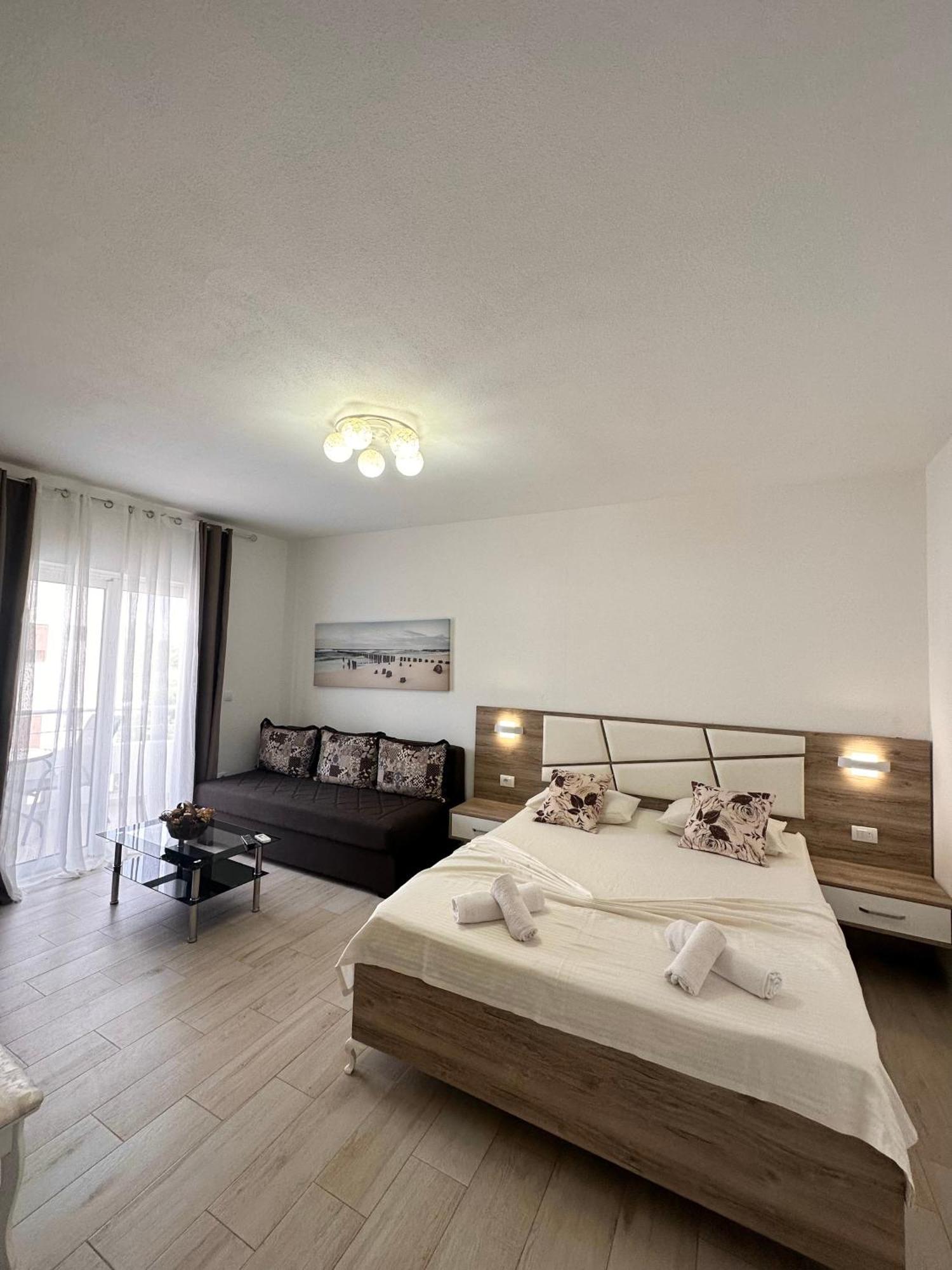 Apartmens Xhenis Lux Ulcinj Extérieur photo