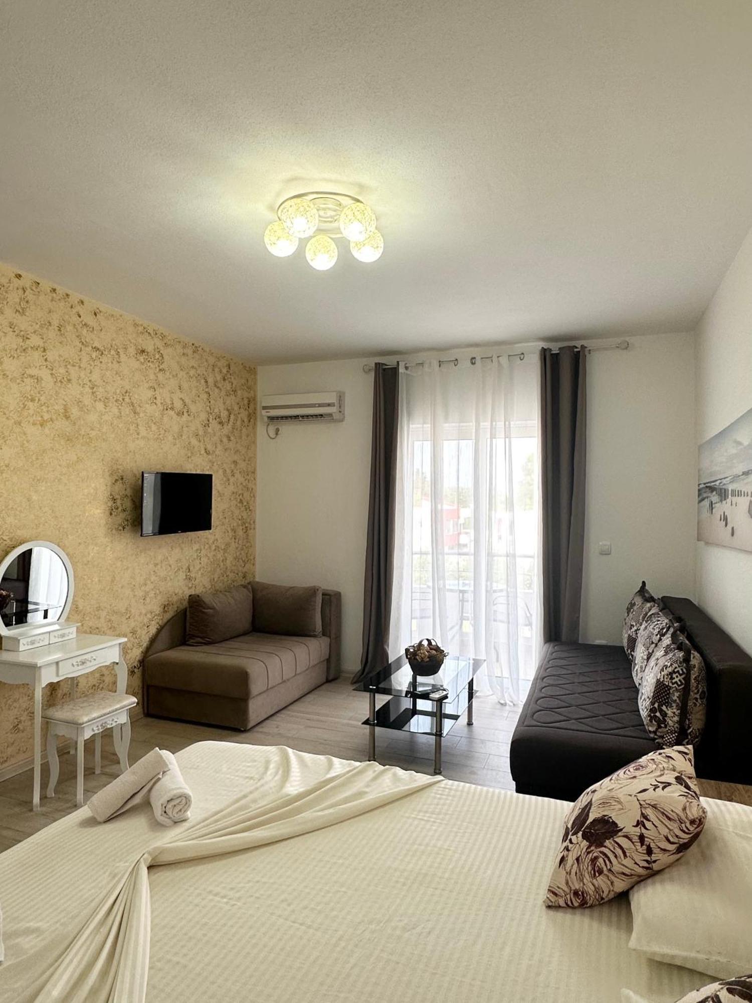 Apartmens Xhenis Lux Ulcinj Extérieur photo