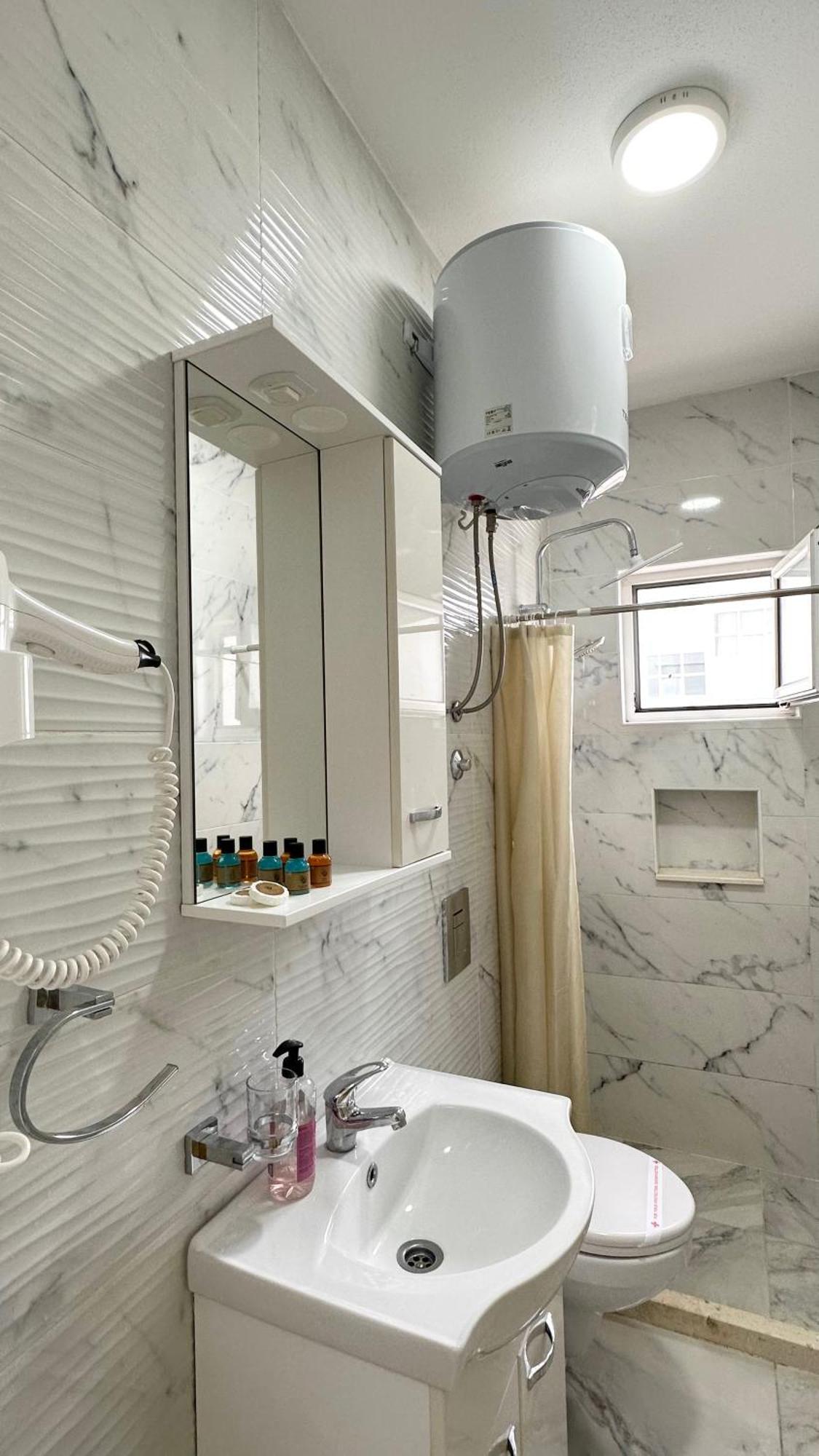 Apartmens Xhenis Lux Ulcinj Extérieur photo